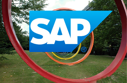 SAP-Logo vor den Spektralringen auf dem Campus
