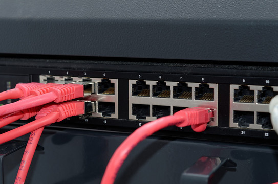 Router Router mit freien und belegten Steckplätzen